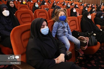 حرکات نمایشی زنان پلیس با اسلحه در تهران