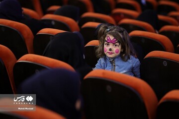 حرکات نمایشی زنان پلیس با اسلحه در تهران