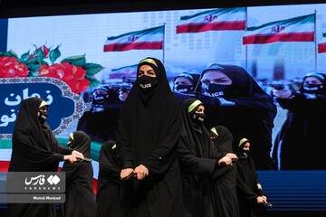 حرکات نمایشی زنان پلیس با اسلحه در تهران