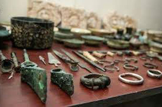 ببینید | کشف ۴۴ ظروف عتیقه متعلق به قبل از میلاد