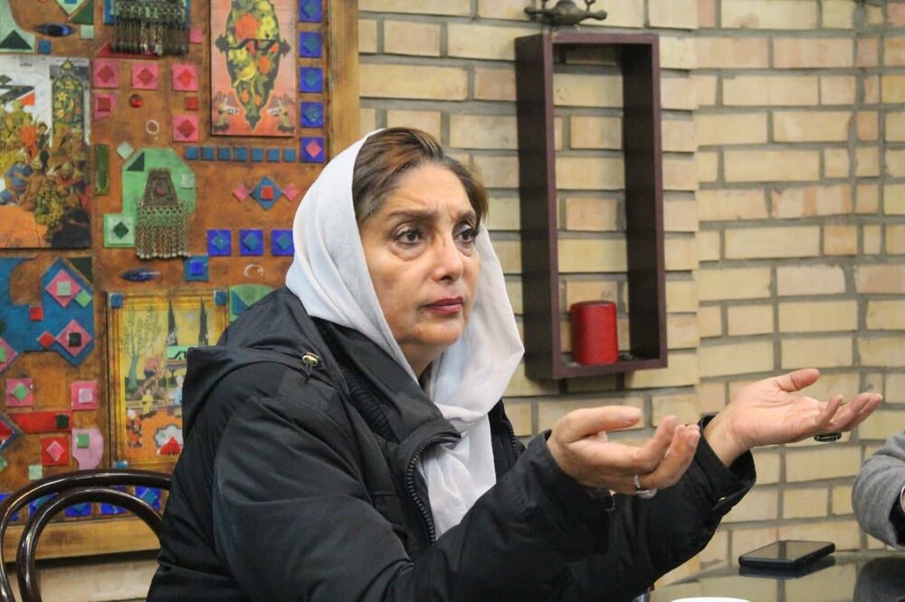 کامپیر24 | منیژه حکمت: تهیهکنندهای که زنان در پروژهاش آزار میبینند، باید از سینما اخراج شود