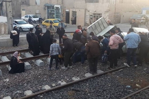 ببینید | تصادف مرگبار قطار با وانت در ورامین 