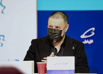 پس از اعتراض عکاسانِ جشنواره فجر، جواد عزتی عذرخواهی کرد!