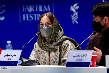 نشست خبری فیلم علف‌زار
