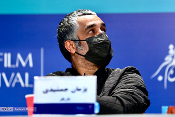نشست خبری فیلم علف‌زار