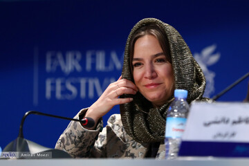 نشست خبری فیلم علف‌زار