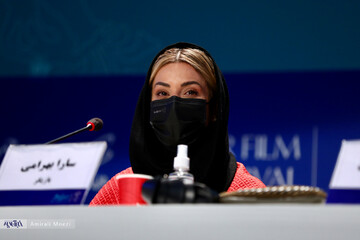 نشست خبری فیلم علف‌زار