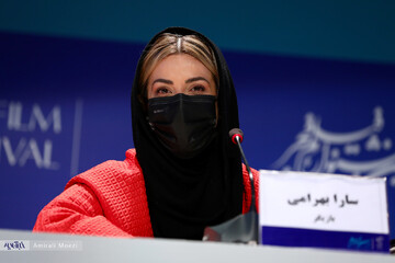 نشست خبری فیلم علف‌زار