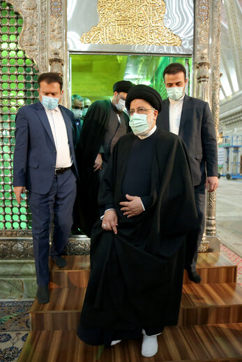 تجدید میثاق آیت الله رئیسی و اعضای هیأت دولت با آرمان‌های امام راحل و شهدای انقلاب اسلامی