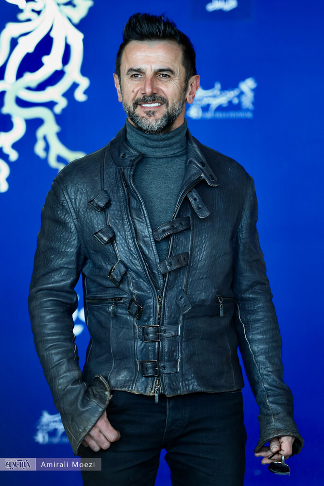 ژست‌های خاص و جالب امین حیایی و رضا عطاران در فتوکال برف آخر