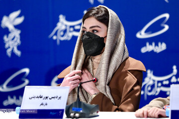 تصاویر بازیگران و عواملی فیلم «بی مادر» در چهلمین جشنواره فجر