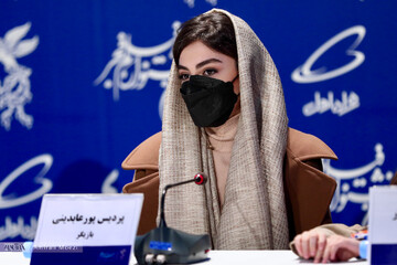تصاویر بازیگران و عواملی فیلم «بی مادر» در چهلمین جشنواره فجر