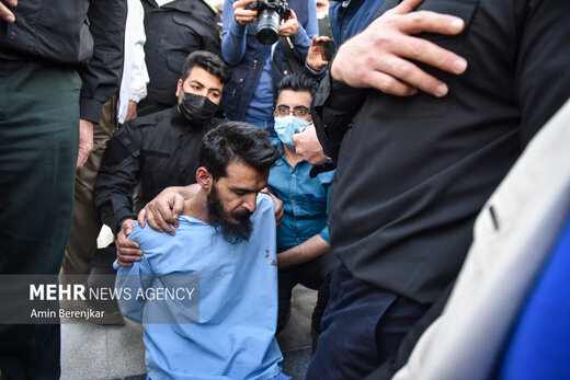 تصاویری از بازداشت قاتل «علی اکبر رنجبر» در شیراز