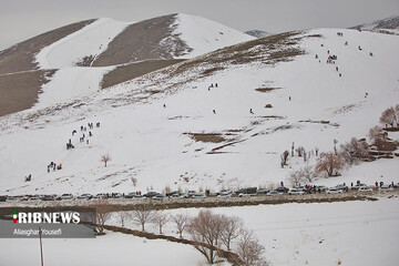 تفریحات زمستانی مردم در پیست اسکی اراک