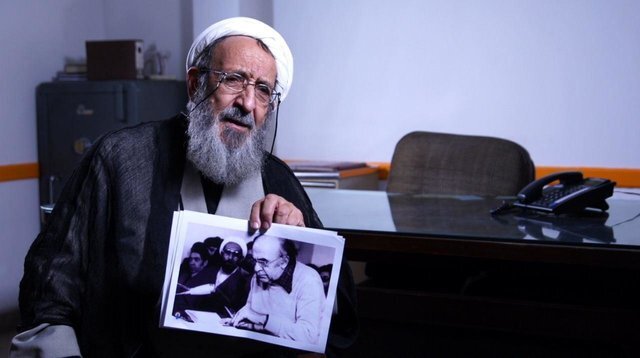 ناگفته های دستگیری و محاکمه مقامات رژیم پهلوی / هویدا اعدام نشد / چه کسی او را کشت؟