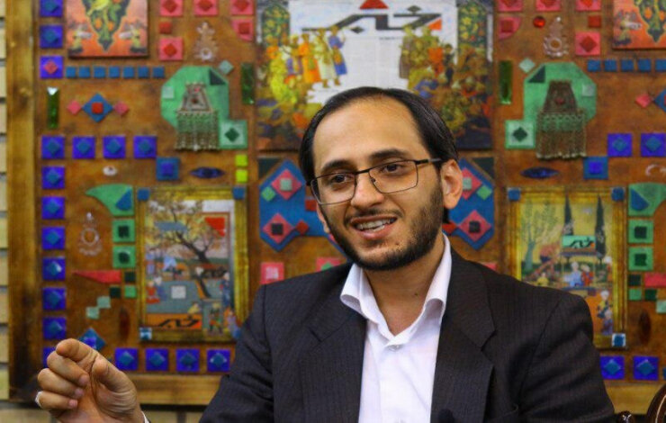 استاد حقوق دانشگاه : قانون اساسی ایران بسیار جوان است /  اشکالات اجرایی را  گردن قانون اساسی می‌اندازند