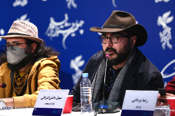 نشست فیلم خائن کشی