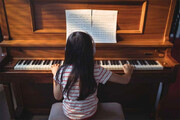 ببینید | ویدیویی حیرت‌انگیز از هنرنمایی یک دختربچه هفت ساله‌ نابینا با پیانو