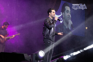 فرزاد فرخ