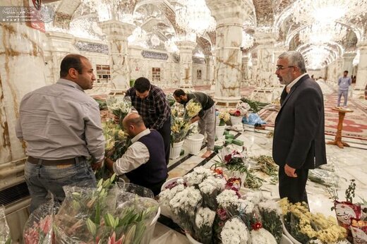 تصاویر زیبا از گل آرایی مضجع نورانی حضرت علی(ع)