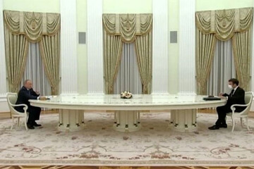 عکس | کنایه کمپانی ساخت لوازم خانگی به میز جنجالی پوتین!