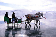 ببینید | سورتمه سواری روی دریاچه چیلدیر ترکیه