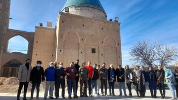 اعلام آمادگی راهنمایان گردشگری دو زبانه برای معرفی گسترده شاهرود و بسطام