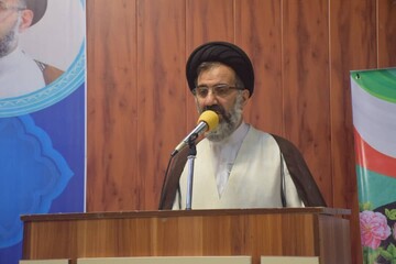  خطیب جمعه فردیس : چرا یکی توی دهن این افراد وقیح نزد؟
