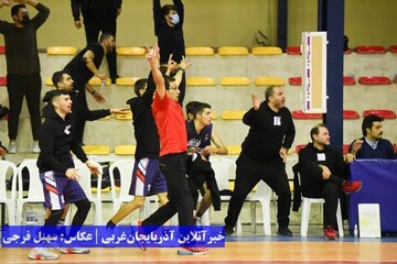 تصاویری از صعود خانه بسکتبال ارومیه به دور حذفی لیگ دسته یک