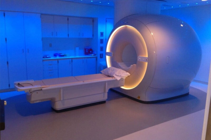 ببینید | تاثیر دستگاه MRI بر اشیای فلزی