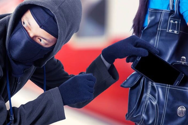 ببینید | زیر گرفتن دو دزد در حین عملیات سرقت!