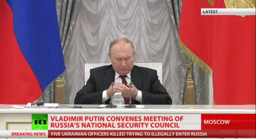 سوتی بزرگ وزیر دفاع روسیه در جلسه شورای امنیت ملی / عکس