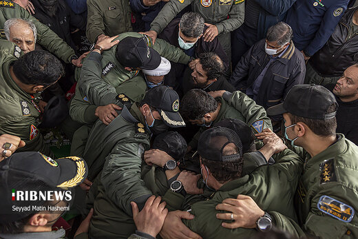 تشییع پیکر مطهر شهدای حادثه سقوط هواپیمای ارتش در تبریز