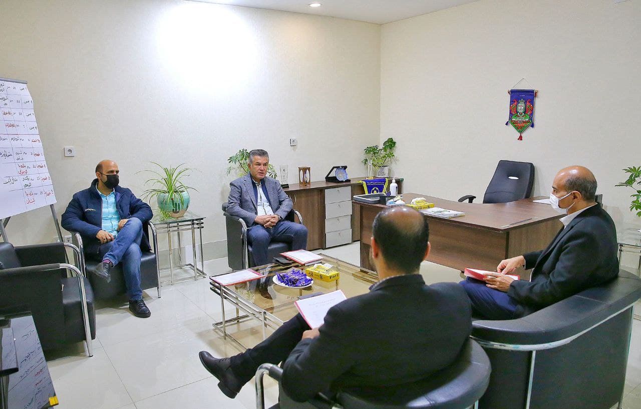 اولین روز کاری سرپرست جدید تیم‌ملی/عکس