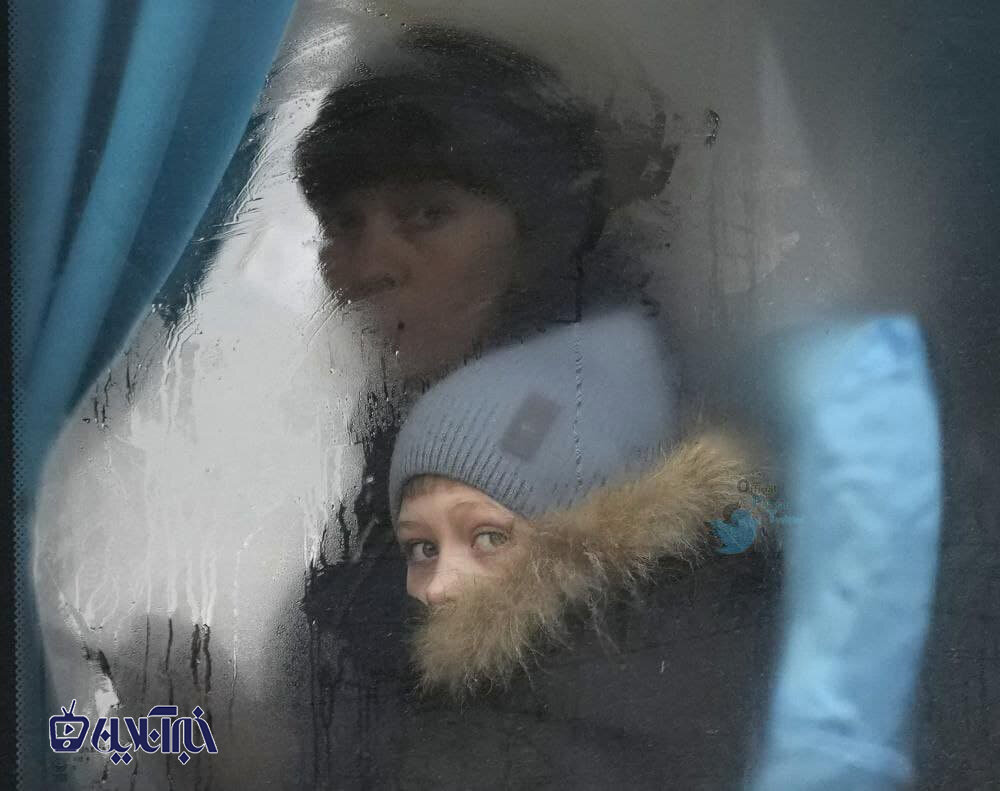 عکس| تلخ‌ترین تصویر روز؛ فرار مردم اوکراین از حملات نظامی روسیه