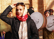 شبنم قلی‌خانی در پشت صحنه فیلم «آوای دوست»/ عکس