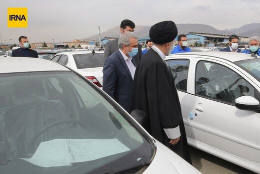 بازدید از پیش اعلام نشده رئیس جمهور از انبار و خط تولید ایران خودرو