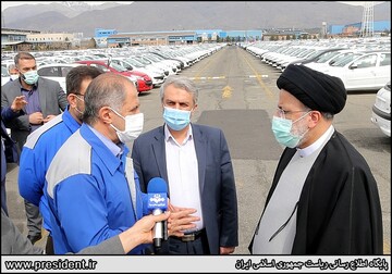 حضور سرزده رئیسی با این همه دوربین و عکاس و دم و دستگاه؟