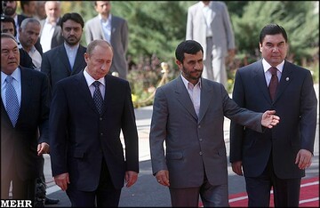 رگبار انتقادهای احمدی نژاد به پوتین : خیال پردازی نکن / سریع جنگ را متوقف کن /  نامت را از ورود به فهرست جنایتکاران بزرگ تاریخ نجات بده