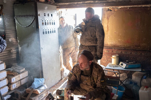 ببینید | آشپزی میلیاردر اوکراینی برای سربازان کشورش