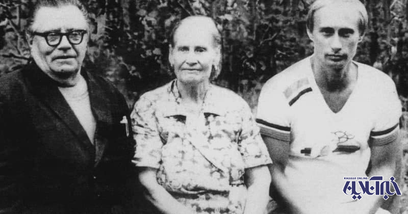 عکس | تصویری بسیار قدیمی از پوتین در کنار پدر و مادرش
