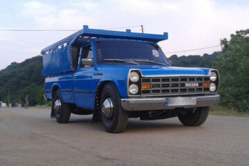 عکس | حمل بار غول‌آسا و خطرناک با نیسان آبی در جاده شهریار_تهران