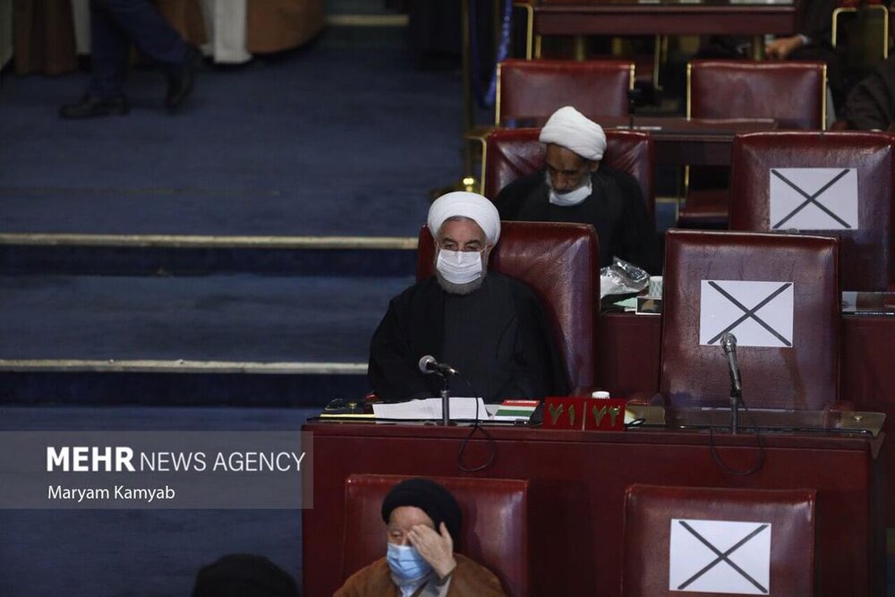 اولین حضور حسن روحانی در نشست مجلس خبرگان بعد از مراسم افتتاحیه سال ۹۵  + عکس
