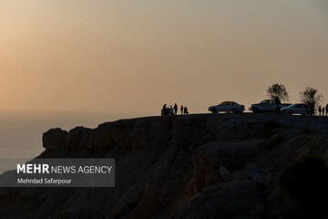 تصاویر | « تبن» ساحلی با کوه های مریخی