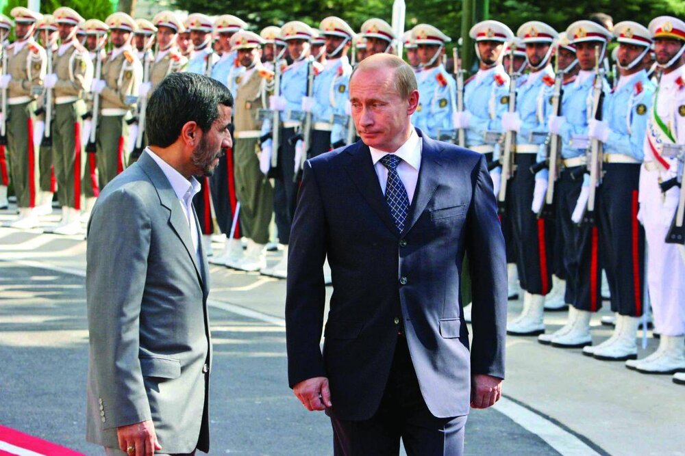 احمدی نژاد ،پوتین را آلت دست «مافیای روسیه» خواند