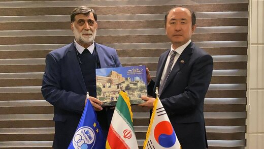 سفیر کره جنوبی استقلالی شد/عکس سفیر کره جنوبی استقلالی شد/عکس