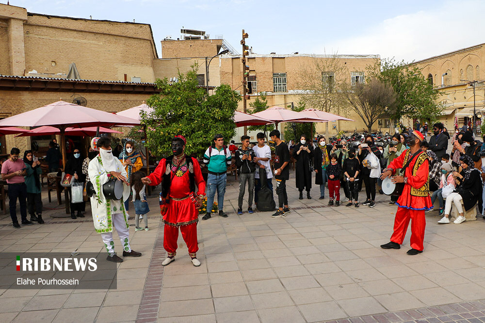 حاجی فیروز نماد استقبال از بهار