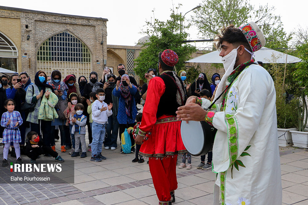 حاجی فیروز نماد استقبال از بهار