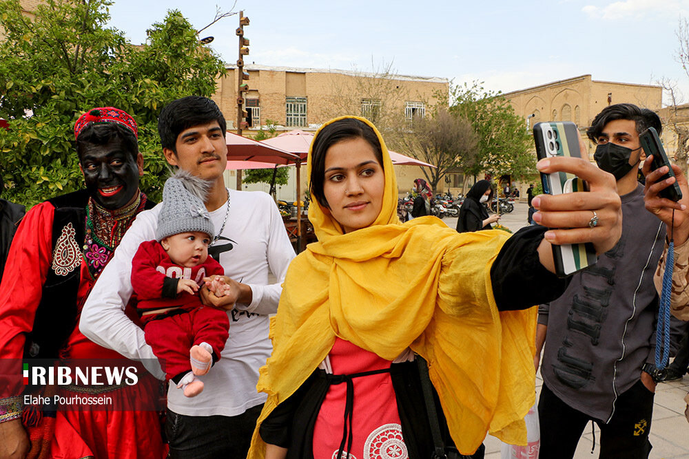 حاجی فیروز نماد استقبال از بهار