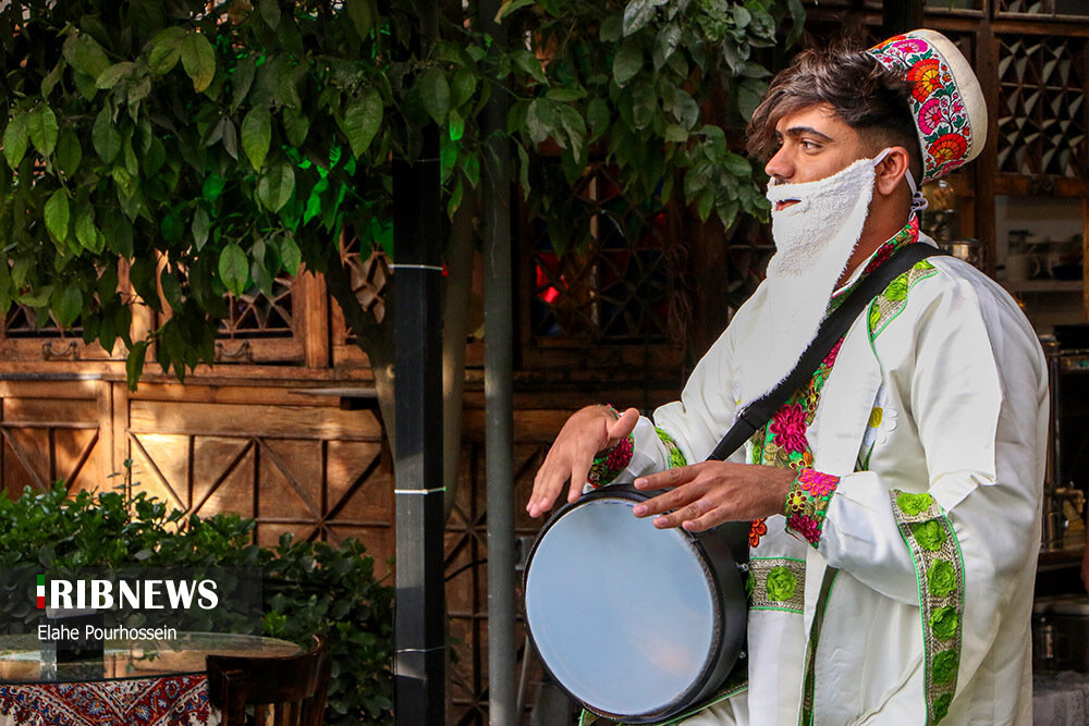 حاجی فیروز نماد استقبال از بهار